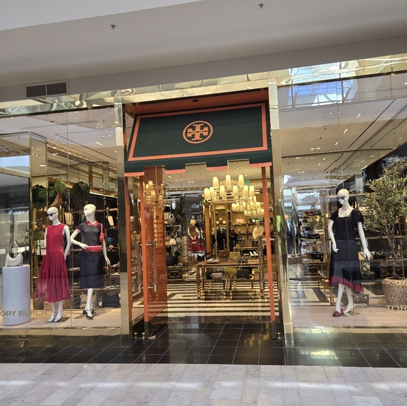 TORY BURCH weekender with  Some Callouts AS IS FINAL SALE - Picture 15 of 15